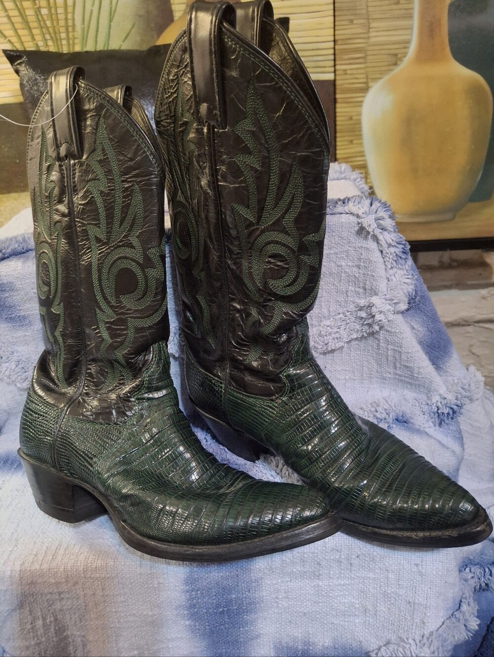 Women "S Green and Black Western Cowboy Boots